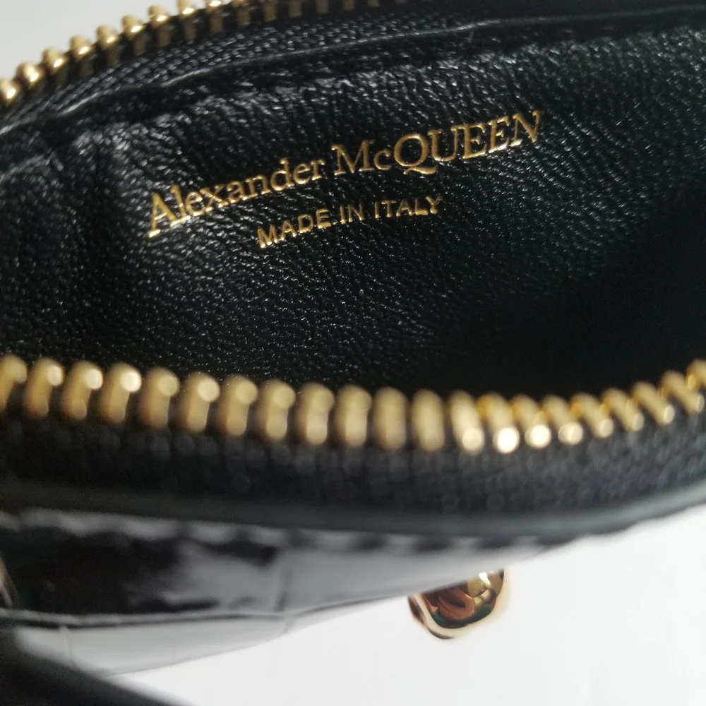 Alexander McQueen Croc-Embossed Leather Skull Card Holder Black Gold - Picture 7 of 8